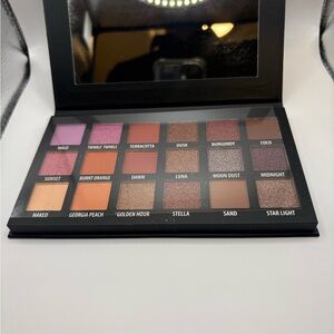 Twinkle Eyeshadow Palette - 18 Shades by [Brand]